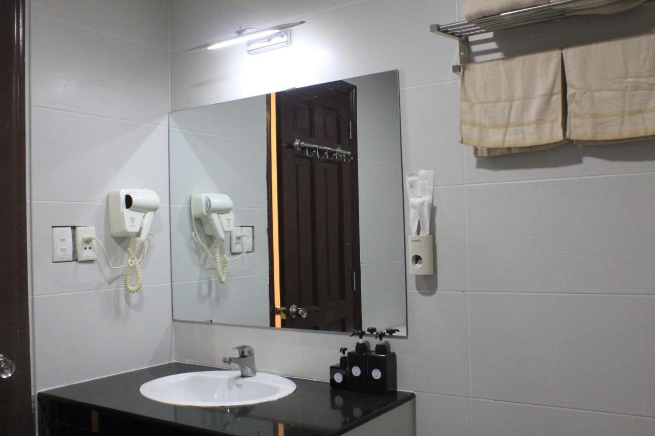 Kiera Hotel Хошимин Екстериор снимка